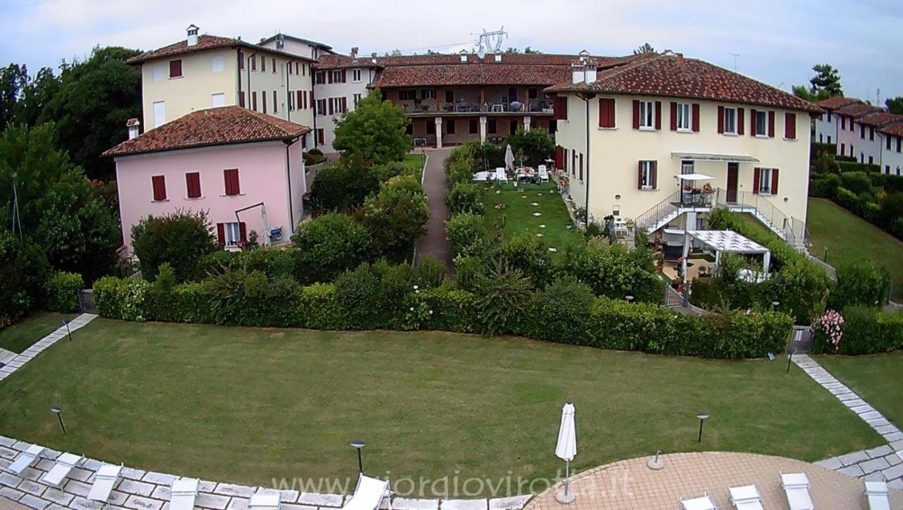 100% Design Vila Desenzano del Garda Exterior foto