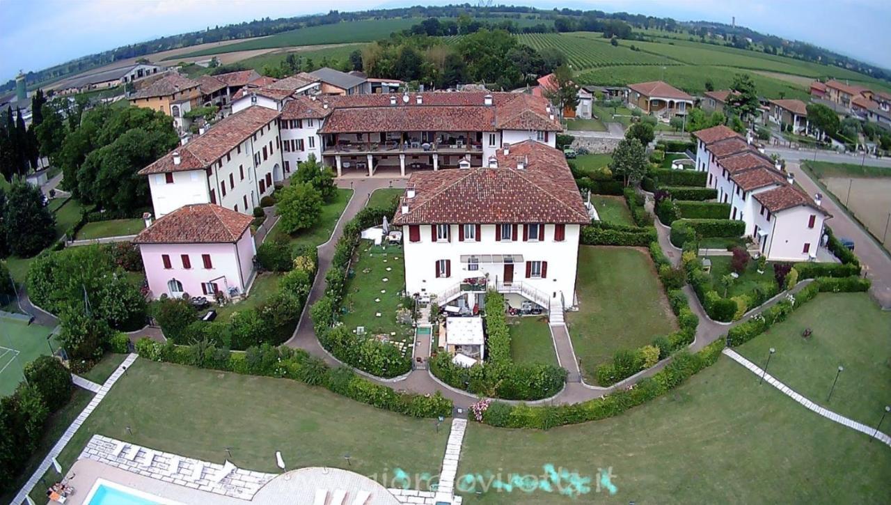 100% Design Vila Desenzano del Garda Exterior foto