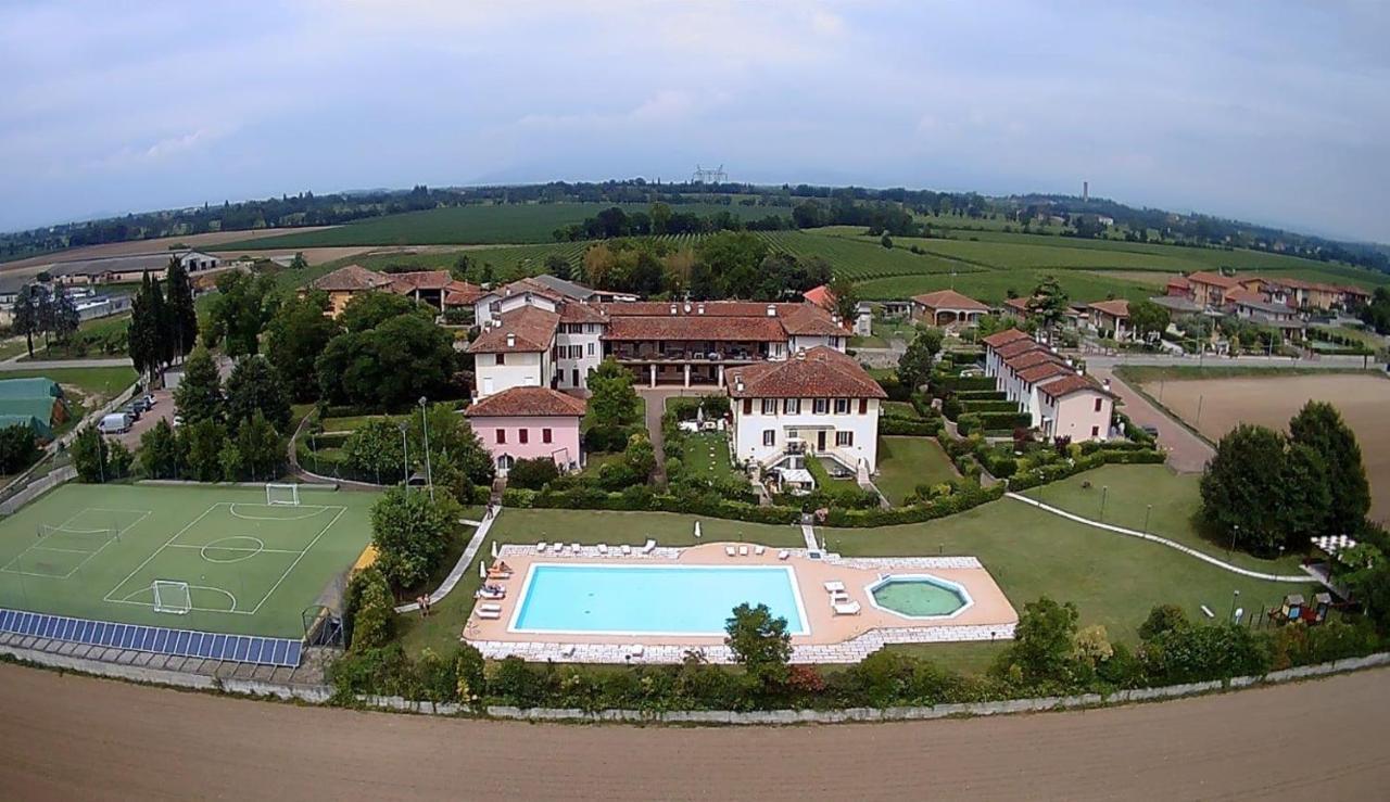 100% Design Vila Desenzano del Garda Exterior foto