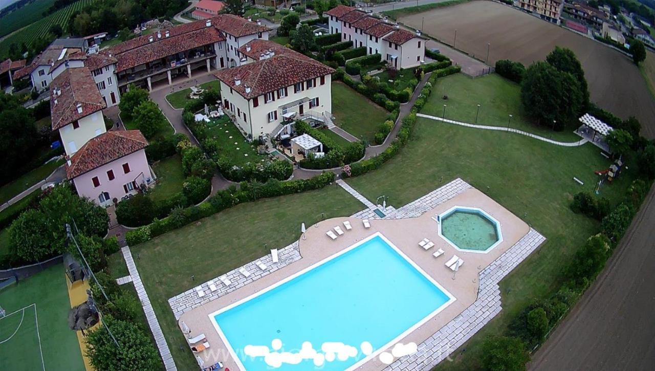 100% Design Vila Desenzano del Garda Exterior foto